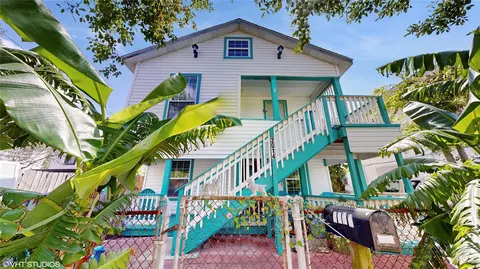 2014 39th St, Galveston, TX 77550