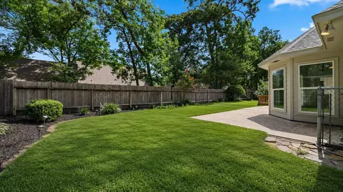 Exterior - 18 Windsor Dr, Conroe, TX 77304 photo 5 of 6