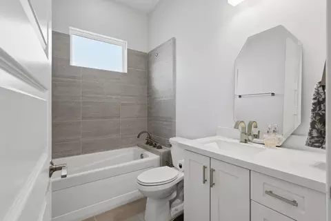 Bath - 39 Buddy Cox Ln, Spring, TX 77389 photo 3 of 3