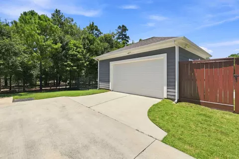 Exterior - 39 Buddy Cox Ln, Spring, TX 77389 photo 5 of 7
