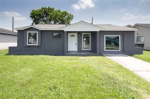 3309 Proswimmer St, Houston, TX 77088