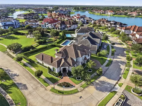 7 Haven Shore Ln, Sugar Land, TX 77479