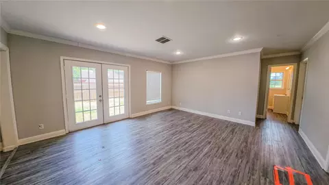 Living - 321 Circle Dr, Wharton, TX 77488 photo 2 of 8