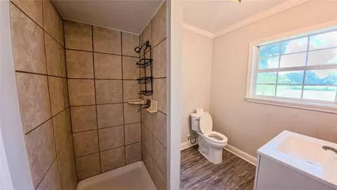 Bath - 321 Circle Dr, Wharton, TX 77488 photo 2 of 4