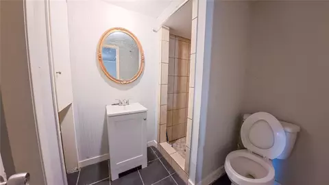 Bath - 321 Circle Dr, Wharton, TX 77488 photo 3 of 4
