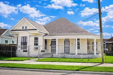 1414 Campbell St, Houston, TX 77009