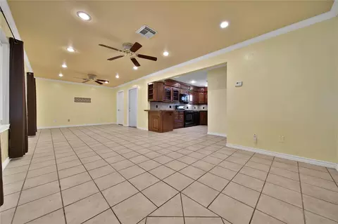 Living - 202 Hammond Loop, Sweeny, TX 77480 photo 2 of 4