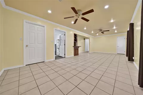 Living - 202 Hammond Loop, Sweeny, TX 77480 photo 3 of 4