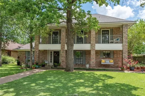 8711 Bent Tree Dr, College Station, TX 77845