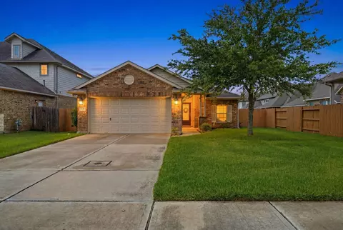 2120 Llerena Ln, League City, TX 77573