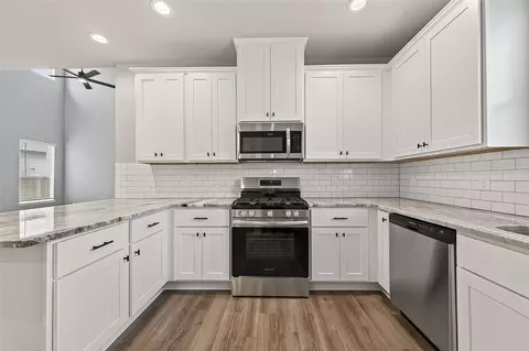 Kitchen - 1415 Terry Roberts Dr, Angleton, TX 77515 photo 6 of 6