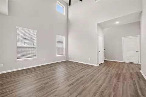 Living - 1415 Terry Roberts Dr, Angleton, TX 77515 photo 4 of 8
