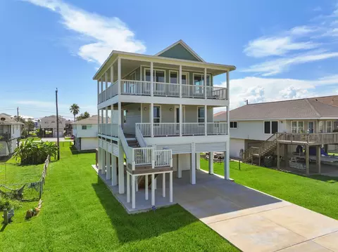 4006 Fort Bend Dr, Galveston, TX 77554
