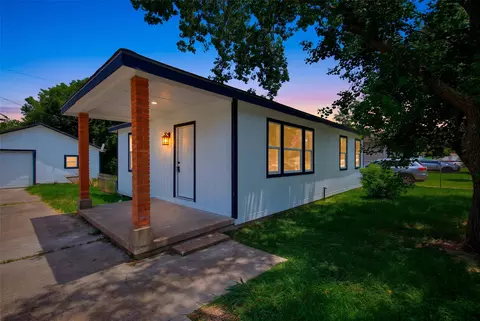 1004 11th St N, Texas City, TX 77590