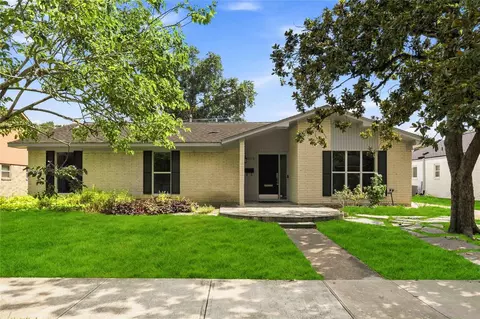 6215 Queensloch Dr, Houston, TX 77096