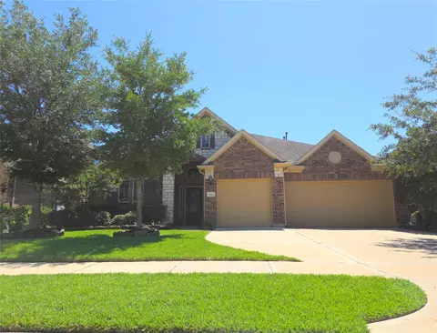 14822 Twin Waters Ct, Houston, TX 77044