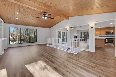 330 N Fairway Loop, Coldspring, TX 77331