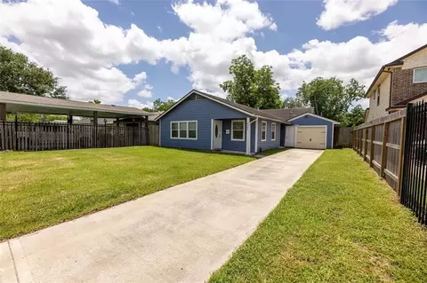 4942 Bataan Rd, Houston, TX 77033