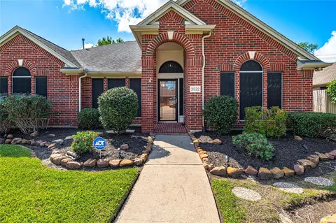 3522 Pine Chase Dr, Pearland, TX 77581