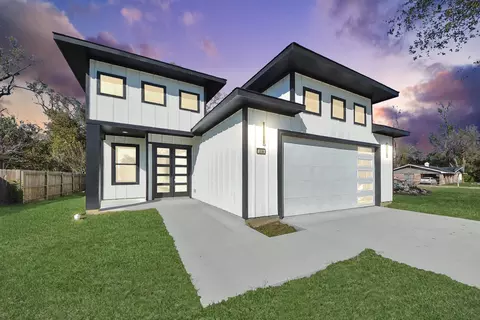 316 E Oakdale St, Dayton, TX 77535