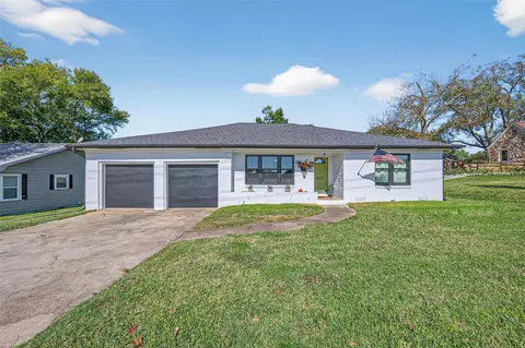 302 W Stone St, Brenham, TX 77833