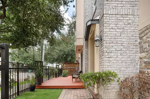 5733 Kansas St, Houston, TX 77007