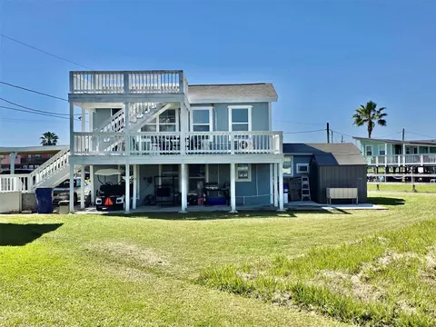 325 Texas St, Freeport, TX 77541