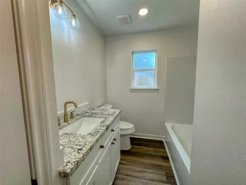 Bath - 29310 Loddington St, Spring, TX 77386 photo 4 of 5