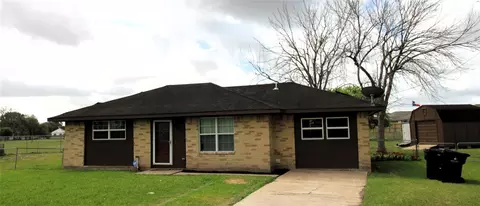 303 N 9th St, Beasley, TX 77417