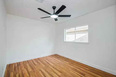 Bedroom - 24127 Spring Towne Dr, Spring, TX 77373 photo 7 of 7