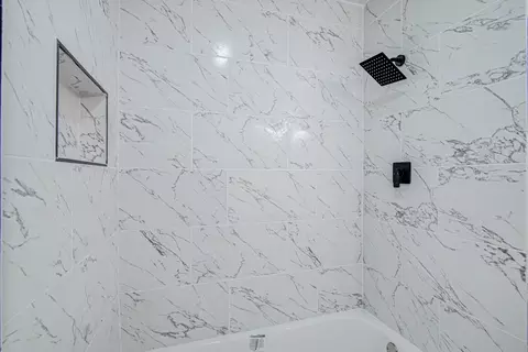 Bath - 24127 Spring Towne Dr, Spring, TX 77373 photo 3 of 5