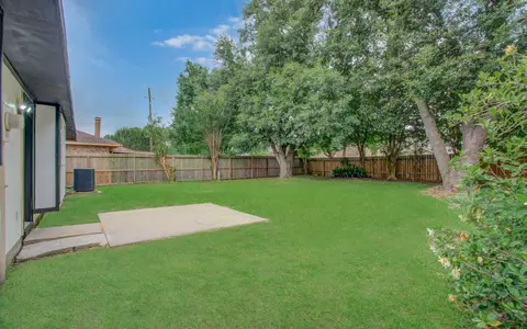 Exterior - 24127 Spring Towne Dr, Spring, TX 77373 photo 3 of 3