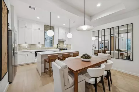 1805 Maury St, Houston, TX 77026
