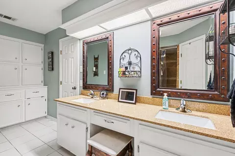 Bath - 6711 Campden Dr, Spring, TX 77379 photo 1 of 3