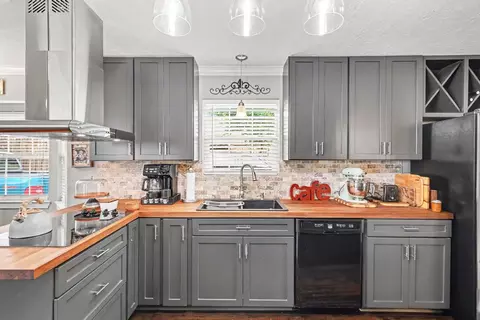 Kitchen - 6711 Campden Dr, Spring, TX 77379 photo 3 of 3