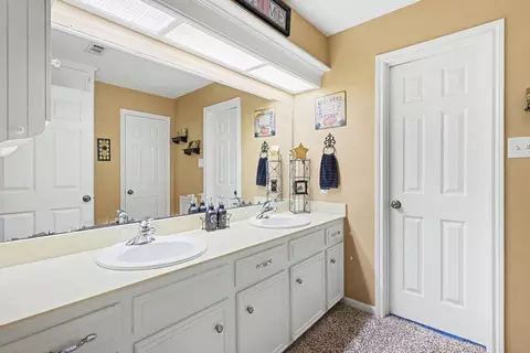 Bath - 6711 Campden Dr, Spring, TX 77379 photo 3 of 3
