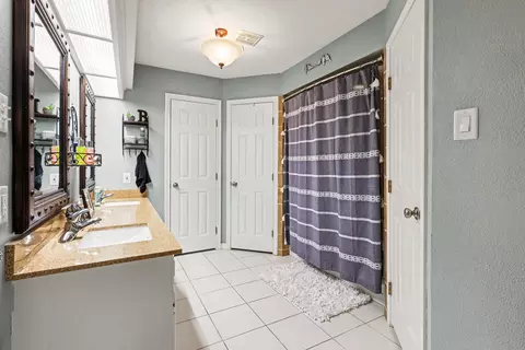 Bath - 6711 Campden Dr, Spring, TX 77379 photo 2 of 3
