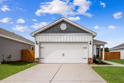 16467 Honeysuckle Hill Dr, Conroe, TX 77303