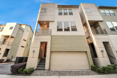 952 W 18th St, Houston, TX 77008