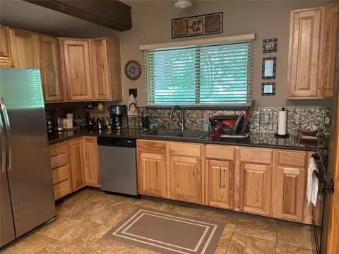 Kitchen - 141 Walnut Loop Loop, Shepherd, TX 77371 photo 2 of 2