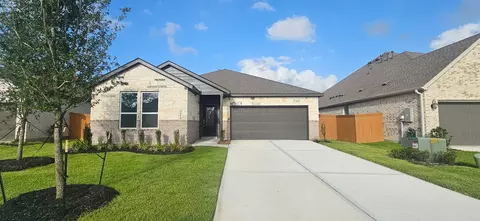 13120 Pinnacle Beach Dr, Texas City, TX 77568