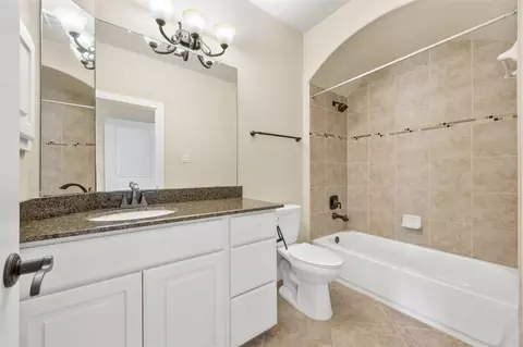 Bath - 6515 Fraser Point Ct, Spring, TX 77379 photo 3 of 6