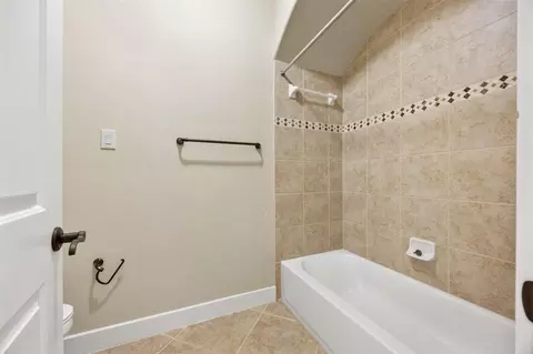 Bath - 6515 Fraser Point Ct, Spring, TX 77379 photo 4 of 6