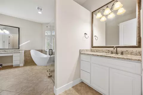 Bath - 6515 Fraser Point Ct, Spring, TX 77379 photo 5 of 6