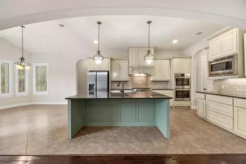 Kitchen - 6515 Fraser Point Ct, Spring, TX 77379 photo 2 of 2
