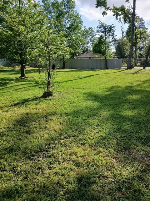 12715 Green River Dr, Houston, TX 77044