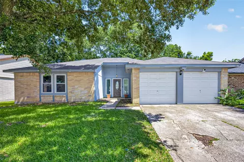 2527 Corral Trl, Friendswood, TX 77546