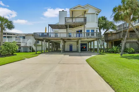 4115 Buccaneer Blvd, Galveston, TX 77554