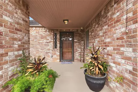 2907 Fairway Dr, Sugar Land, TX 77478