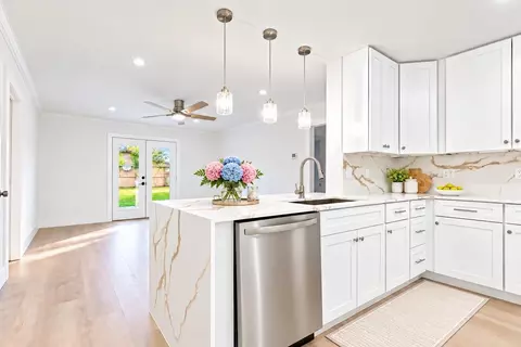 3914 Beran Dr, Houston, TX 77045